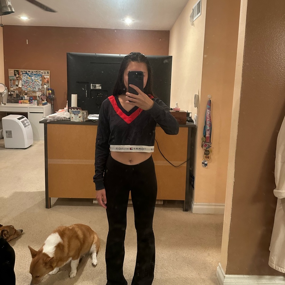 Tommy Hilfiger Black and Red V-Neck Crop Hoodie Sweater